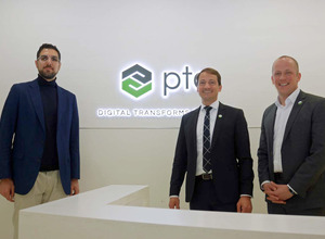 （左から）PTCのMarco Forlingieri氏、Chistoph Braeucle氏、Wolfgang Stelzle氏