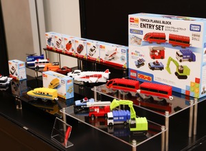 【2日間限定価格/】紅白福々トミカ 12台セット 2014/12月 紅白福々トミカ 12台セット 2014/12月