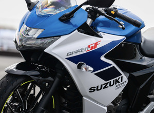 スズキ ジクサーSF250