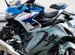 スズキ ジクサーSF250とハヤブサ