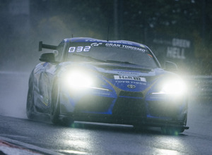 ニュルブルクリンク24時間耐久レース 2011 写真集 518CBBHPVUL.jpg