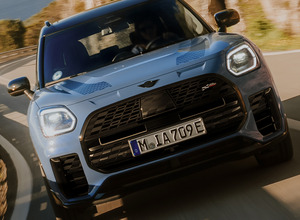 MINI カントリーマンの限定車「スレート・ブルー」