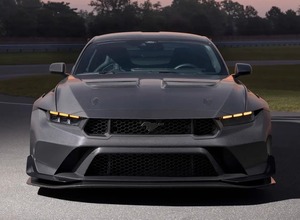 フォード『マスタング GTD』の「リキッドカーボン」