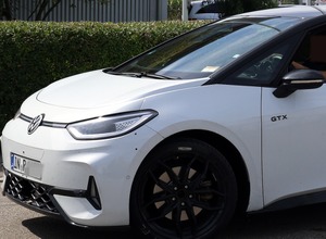 アウディ A1 & Q2 後継のEVプロトタイプ