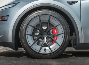 アンプラグド・パフォーマンスのロードウォリアーホイールの新サイズ、18×8.5インチ