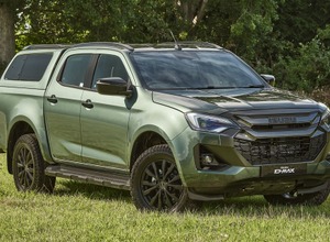 いすゞ『D-Max』の「ハンツマン アクセサリーパック」装着車