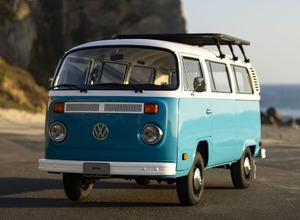 米カリフォルニア州で発生した大規模山火事を生き延びた1977年式VW「T2」のレストア車両
