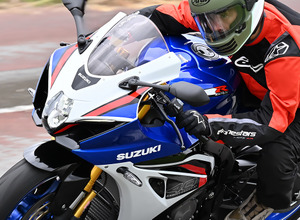 【スズキ GSX-R1000R 試乗】190psのリッターSSが一般道で面白いわけがない！ と思っていたら…青木タカオ