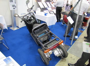 EVEX2012　電動バイク「バトラ」3輪タイプ