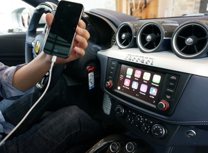 アップル「CarPlay」の実機デモンストレーション（WWDC 2014）