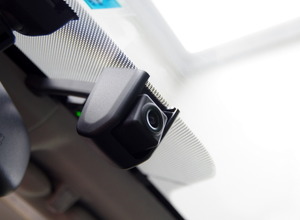 カメラユニットは2.7型のCMOSセンサーを採用