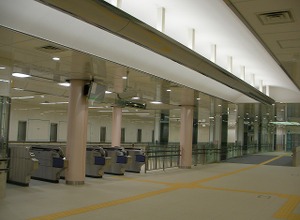 12月に開業する仙台市地下鉄東西線の青葉通一番町駅で、8月に駅舎の見学会が開催される。写真は青葉通一番町駅の改札口。