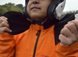 ワイズギアのバイク用レインウェア『アクアクルーズシリーズ』。