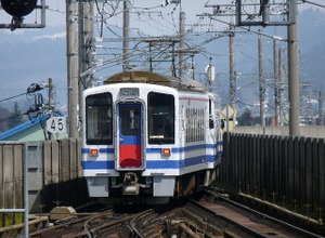 北越急行は表定速度が約14km/hという『超低速スノータートル』を11月7日に運行する。