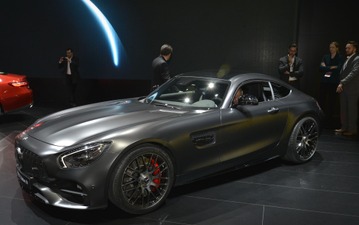 【デトロイトモーターショー2017】メルセデス AMG GT に557馬力の「C」…クーペにも設定 画像