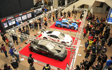 【大阪オートメッセ2017】SUPER GT…エンジン始動やトークショーで開幕戦をアピール 画像