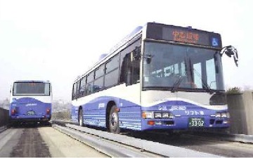 ガイドウェイバスに自動運転導入を検討…名古屋ゆとりーとライン 画像