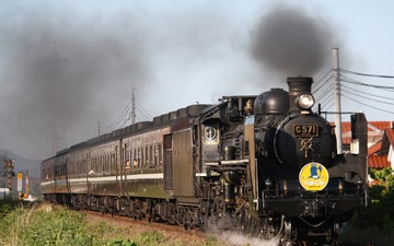 「旧型12系」「新型の旧型客車」が共演…JR西日本、山口線で臨時SL列車 9月2日 画像