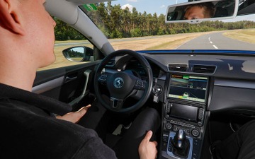 コンチネンタルとマグナ、自動運転車の試験走行…米国とカナダ国境で初 画像