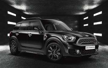 MINIクロスオーバー、ブラック基調の限定モデル発売 日本初導入の2リットルターボ搭載 画像