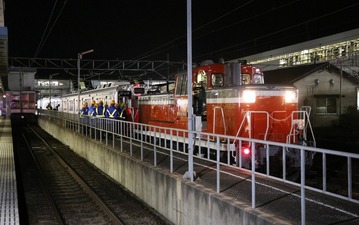 福島交通の1000系2次車は3月14日に登場…床が緑になったレトロ仕様に 画像