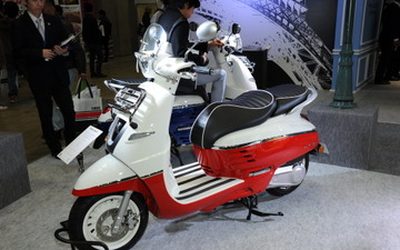 プジョースクーター、本格的な国内展開をスタート…東京モーターサイクルショー2018 画像