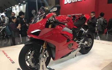 初の量産型4気筒ドゥカティ、パニガーレV4 が登場…東京モーターサイクルショー2018 画像