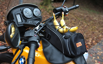 愛車に干渉しないタンクバッグ・ホルスターバッグ、ドッペルギャンガーが発売 画像