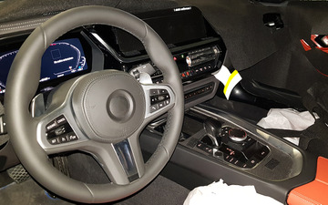 スープラとは違う...BMW Z4 新型、次世代「オペレーションシステム7.0」搭載へ 画像