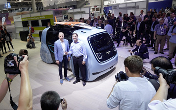 完全自動運転車でアウトドアスポーツ、VW セドリック に進化版…CEBIT 2018 画像