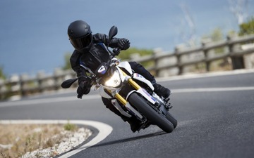 BMWモトラッド、6か月間のタイヤパンク補償サービスを提供開始 画像