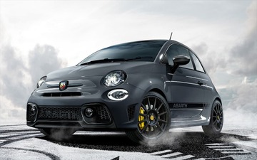 アバルト 595コンペティツィオーネ、高性能仕様の限定車発売へ 画像