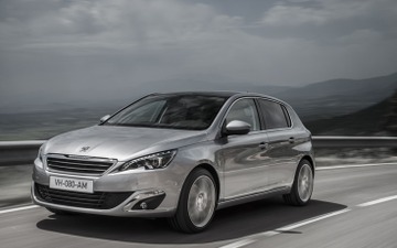 プジョー 308 新型、ボディとエンジン小型化で11月5日発売…279万円から 画像