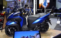 【大阪モーターサイクルショー16】ヤマハブースに隠し球、 トリシティ155 を公開 画像