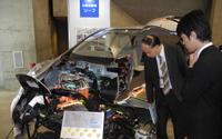 【テクノフロンティア16】埼玉自動車大学校の“お手製”カットモデルにフラッシュの嵐 画像
