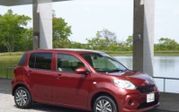 【トヨタ パッソ / ダイハツ ブーン 新型】快適でゆとりある室内に進化…新旧パッケージ比較 画像