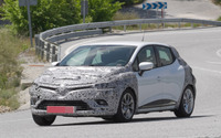 ルノー ルーテシア 改良新型、メガーヌ 風マスクでパリショー公開か!? 画像