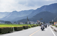 300台のハーレーが阿蘇に集結! 復興願う 画像