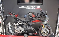 【鈴鹿8耐】ホンダCBR250RR初公開!ライバルを凌ぐ本格派装備でファンは熱視線 画像