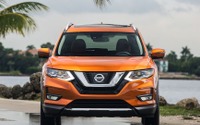 日産 エクストレイル の米国版 、ローグ に2017年型…表情一新 画像