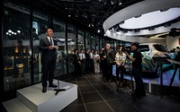 日産、銀座の新ブランド発信拠点「ニッサン クロッシング」を披露 画像