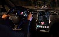 テスラ、ワイヤレスアップデートで自動運転機能の安全性を強化 画像