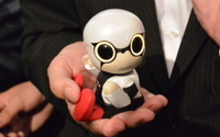【トヨタ KIROBO mini】今冬から一部店舗通じ先行販売…税抜3万9800円 画像