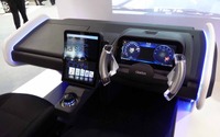 【CEATEC 16】統合型HMIを体感できるシミュレーターやFDSなど、クラリオンの先端技術 画像
