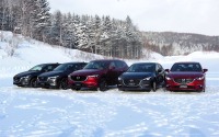 【新聞ウォッチ】雪道でも安心感を伝える新型「CX-5」マツダの北海道テストコースで体感 画像
