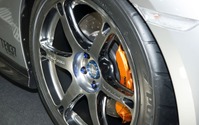 【東京オートサロン2017】超ジュラルミン鍛造ホイールに、TE37のリニューアル…RAYS担当者に会場で深堀り 画像