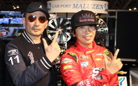 【東京オートサロン2017】古賀琢麻がNASCARフル参戦を発表、横山剣も応援にかけつける 画像