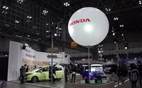 【キャンピングカーショー2017】今夏発売の小型バッテリー電源、車中泊OK仕様デモカーに注目 画像