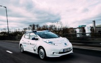 日産、欧州初の自動運転車の公道テストを開始 画像