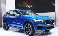 【ジュネーブモーターショー2017】ボルボ XC60 新型、自動操舵機能を搭載 画像